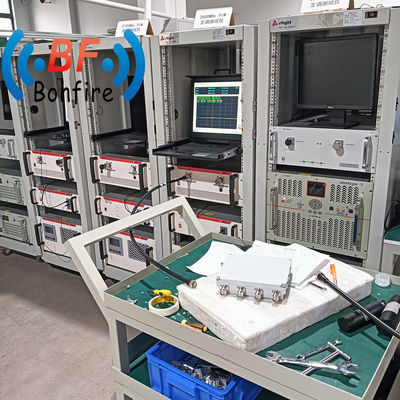4.3-10f DIN-F 1710-2700MHz 4 portas Low Pim RF Quad-Band Combinador RF Quadplexer 2.630kg