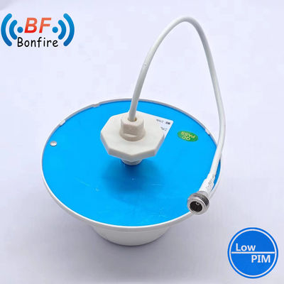 698-4000MHz Antenna de tecto montada direcional de alto ganho para amplificação de RF interna