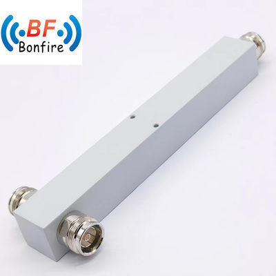 Divididor de energia reativa de 2 vias para interiores e exteriores -160dbc IP65 350-3800MHz N Fêmea cinza