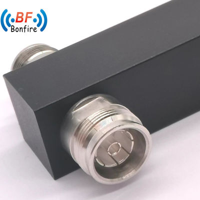 Divididor de energia reativa de 2 vias para interiores e exteriores -160dbc IP65 350-3800MHz N Fêmea cinza