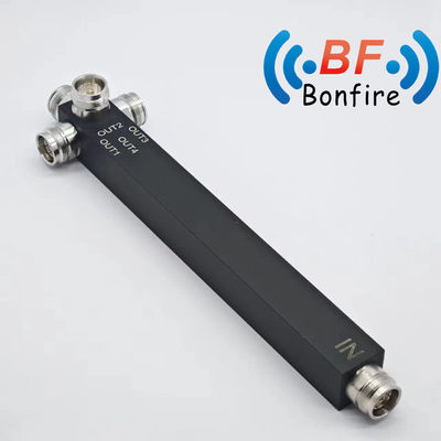 IP65 4 Way Reactive Power Splitter com conector 4.3-10 698-3800MHz