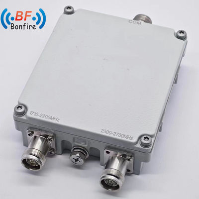 Combinador de Quadplexers de baixo Pim Triplexer RF Diplexer IP65 200W Quad Band para interiores / exteriores