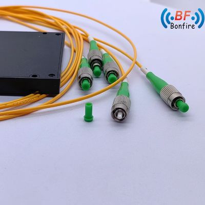 1*4 Splitter PLC de modo único 0,500 kg com Tamanho do pacote 25,00cm * 20,00cm * 10,00cm