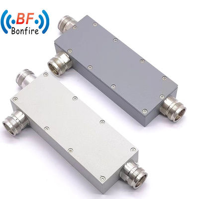 300W 2.3dB Low Insertion Loss Cavity Directional Coupler com acoplamento 5dB de 698-3800MHz
