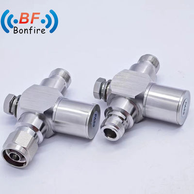 4.3-10 Protector contra sobretensões por conector masculino para interface N-F e gama de frequências alargada