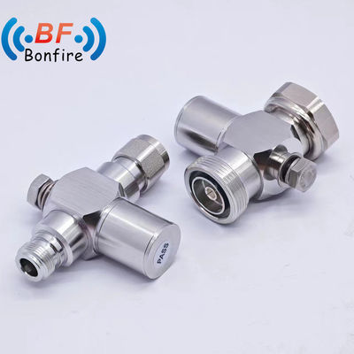 4.3-10 Protector contra sobretensões por conector masculino para interface N-F e gama de frequências alargada