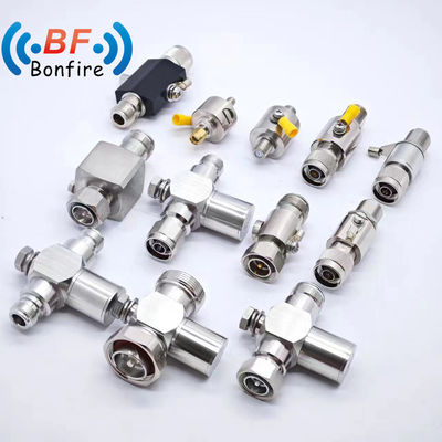 4.3-10 Protector contra sobretensões por conector masculino para interface N-F e gama de frequências alargada
