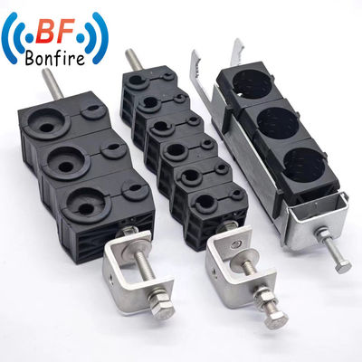 Clamps de alimentação de fibras de plástico de triplos empilhados Clamps de cabo para necessidades de produção OEM / ODM
