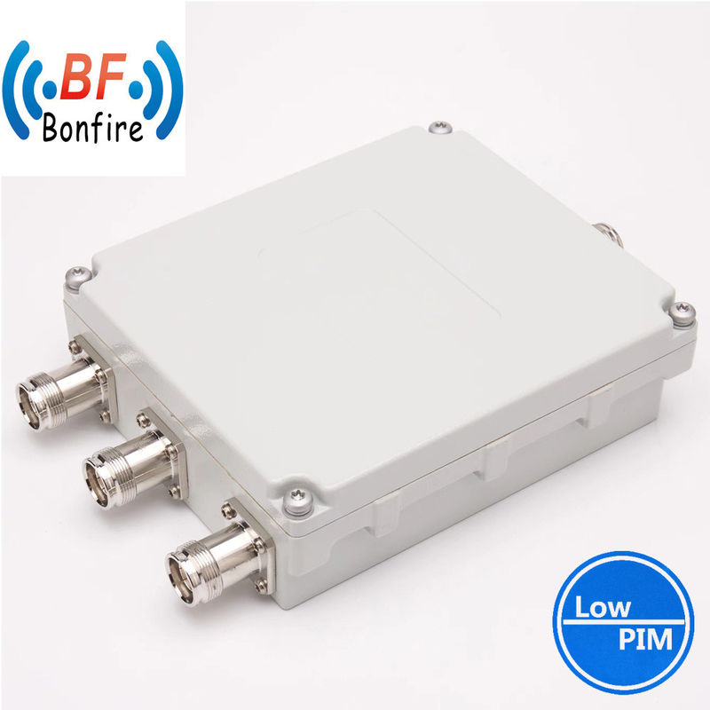4.3-10 F DIN-F Interface RF Triplexer Triple Band Combiner 380-2700MHz Cinza/Vermelho/Negro