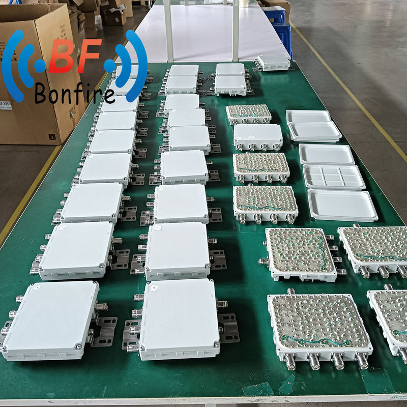 1710-2700MHz RF Quadplexer Pim Baixo Multiplexer Indoor Quad-Band Combiner 4.3-10 Feminino