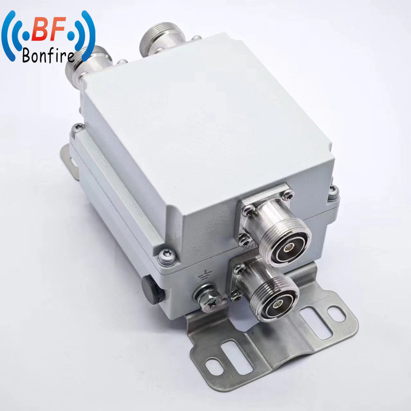 Interface IP65 interior/exterior 4.3-10 F / DIN-F/DIN F Combinador de RF Quadplexer 2300-2700MHz