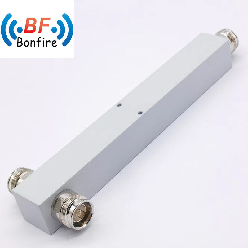 Divididor de energia reativa de 2 vias para interiores e exteriores -160dbc IP65 350-3800MHz N Fêmea cinza