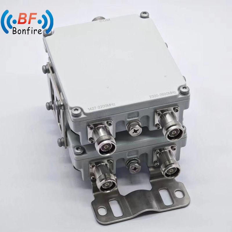 4.3-10f Interface DIN-F Diplexador de banda dupla 1710-1880 1920-2170 2300-2400 2500-2700MHz