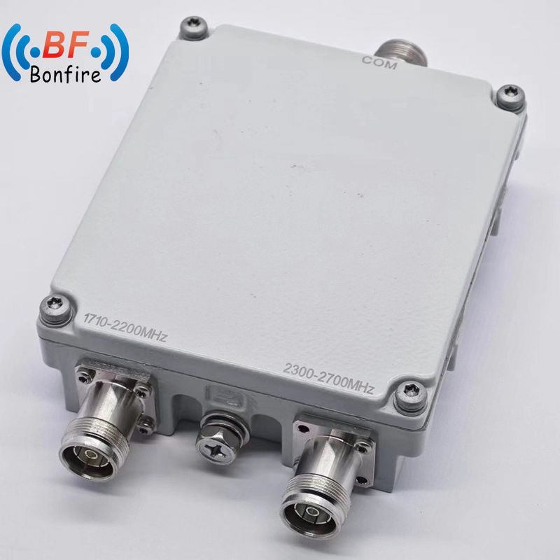 Combinador de Quadplexers de baixo Pim Triplexer RF Diplexer IP65 200W Quad Band para interiores / exteriores