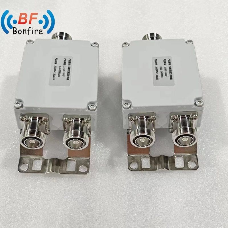 Low Pim -160dbc Combinador de banda dupla 2300-2400 2500-2700MHz com conector feminino DIN