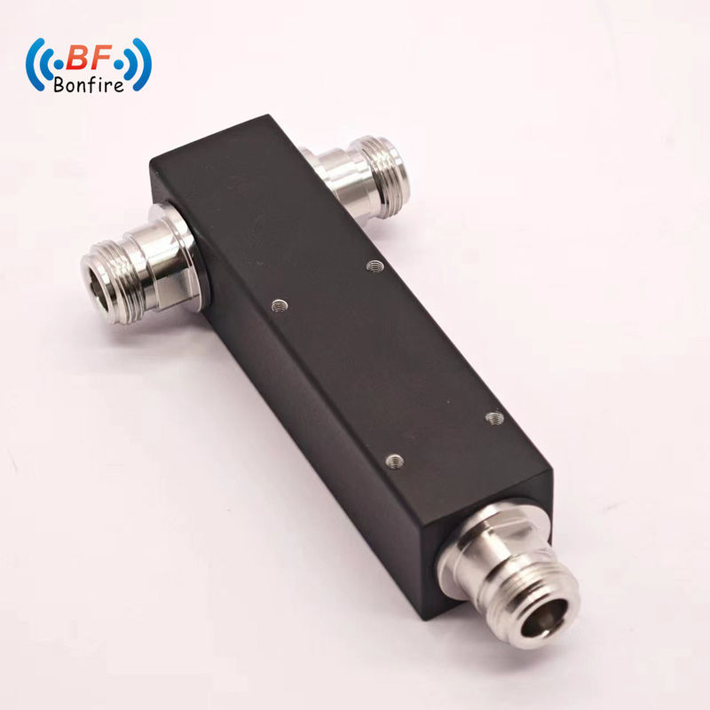 500W 2 vias Power Splitter 5000-6000MHz -155dBc 4.3-10 Feminino IP65 Cores cinzentas personalizadas